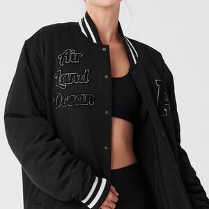 Alo Yoga G.O.A.T. boxy varsity bomber jacket, Size small